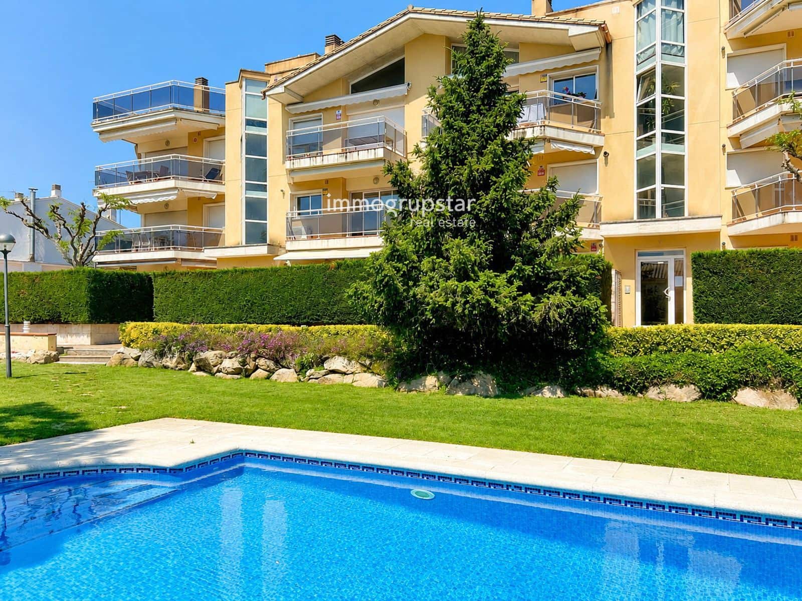 3 slaapkamer Flat te koop in Platja d'Aro met zwembad garage - € 378.500 (Ref: 9850541)