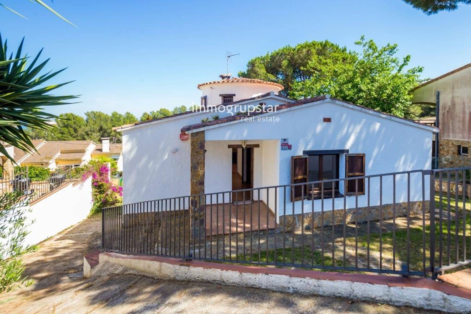 3 bedroom Villa for sale in Sant Antoni de Calonge - € 425,000 (Ref: 9865580)