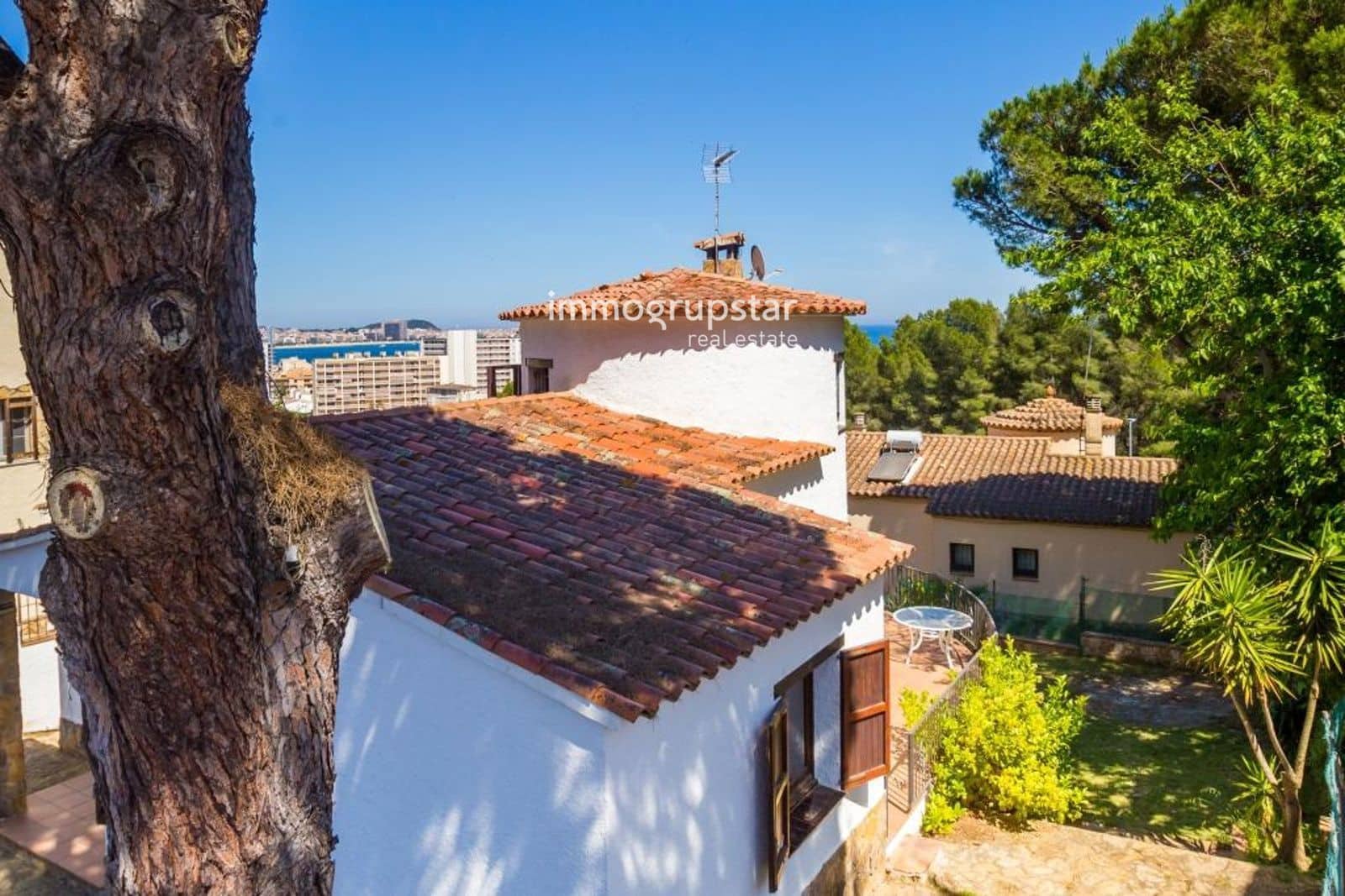 3 bedroom Villa for sale in Sant Antoni de Calonge - € 425,000 (Ref: 9865580)