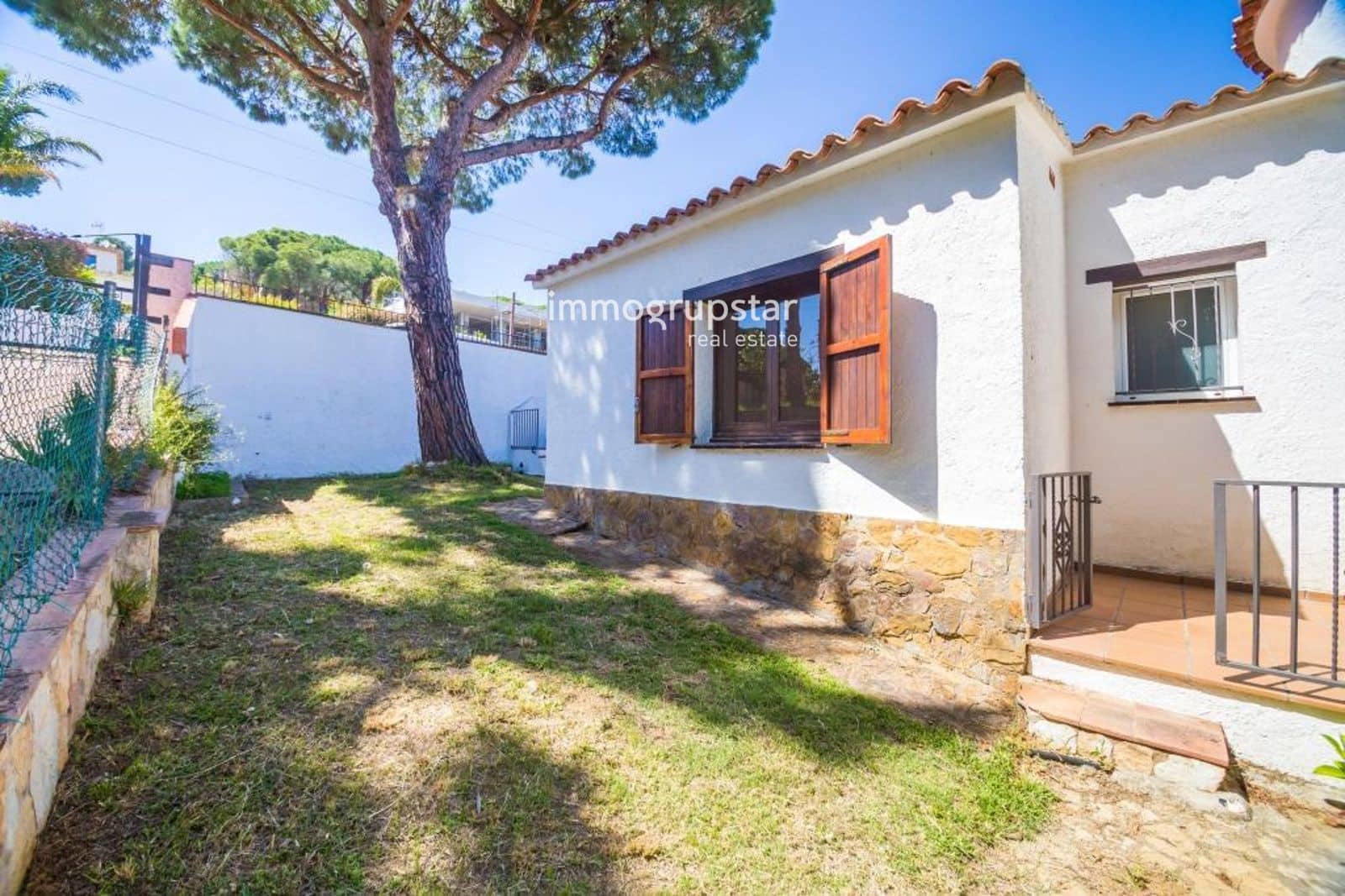 3 bedroom Villa for sale in Sant Antoni de Calonge - € 425,000 (Ref: 9865580)