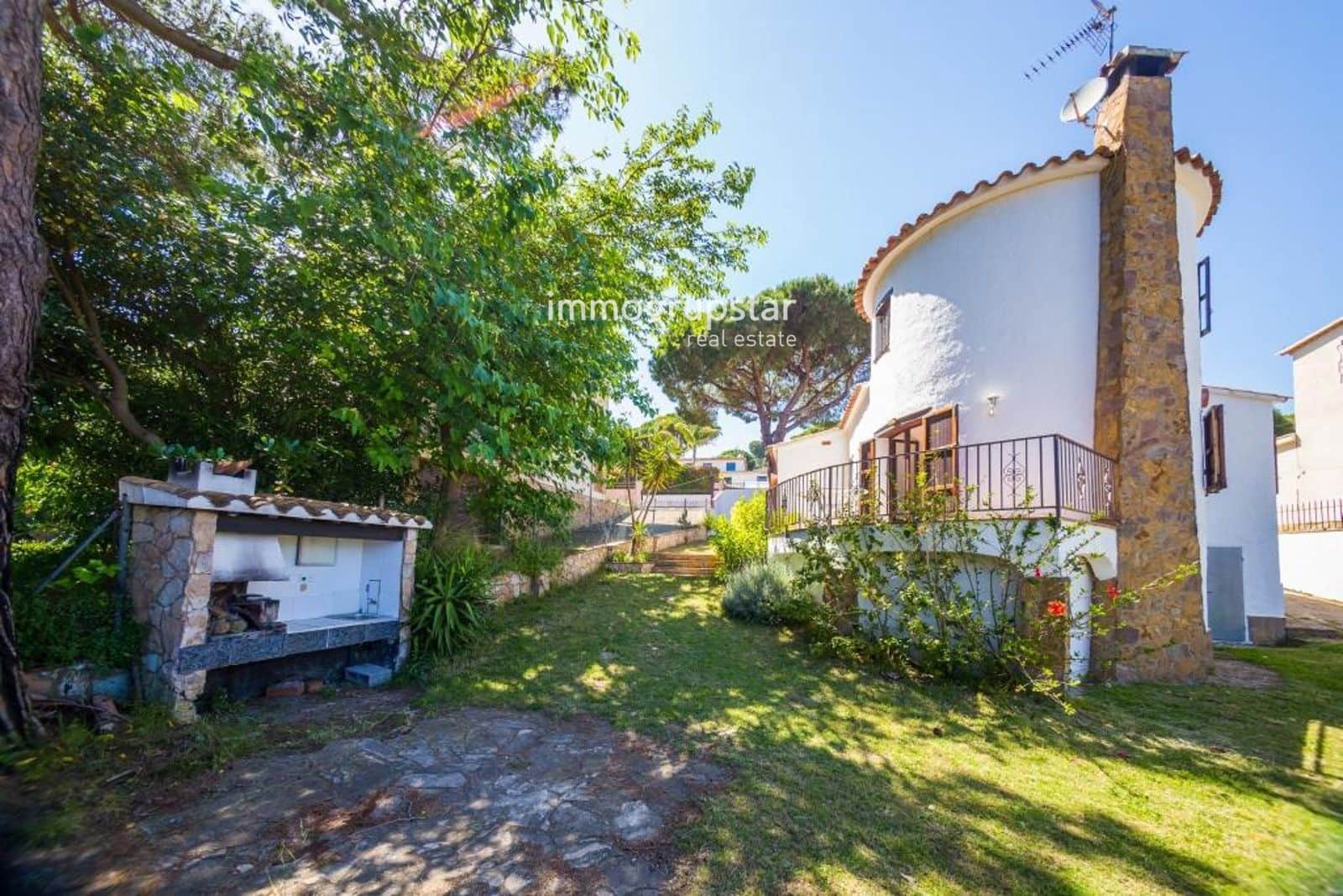 3 bedroom Villa for sale in Sant Antoni de Calonge - € 425,000 (Ref: 9865580)