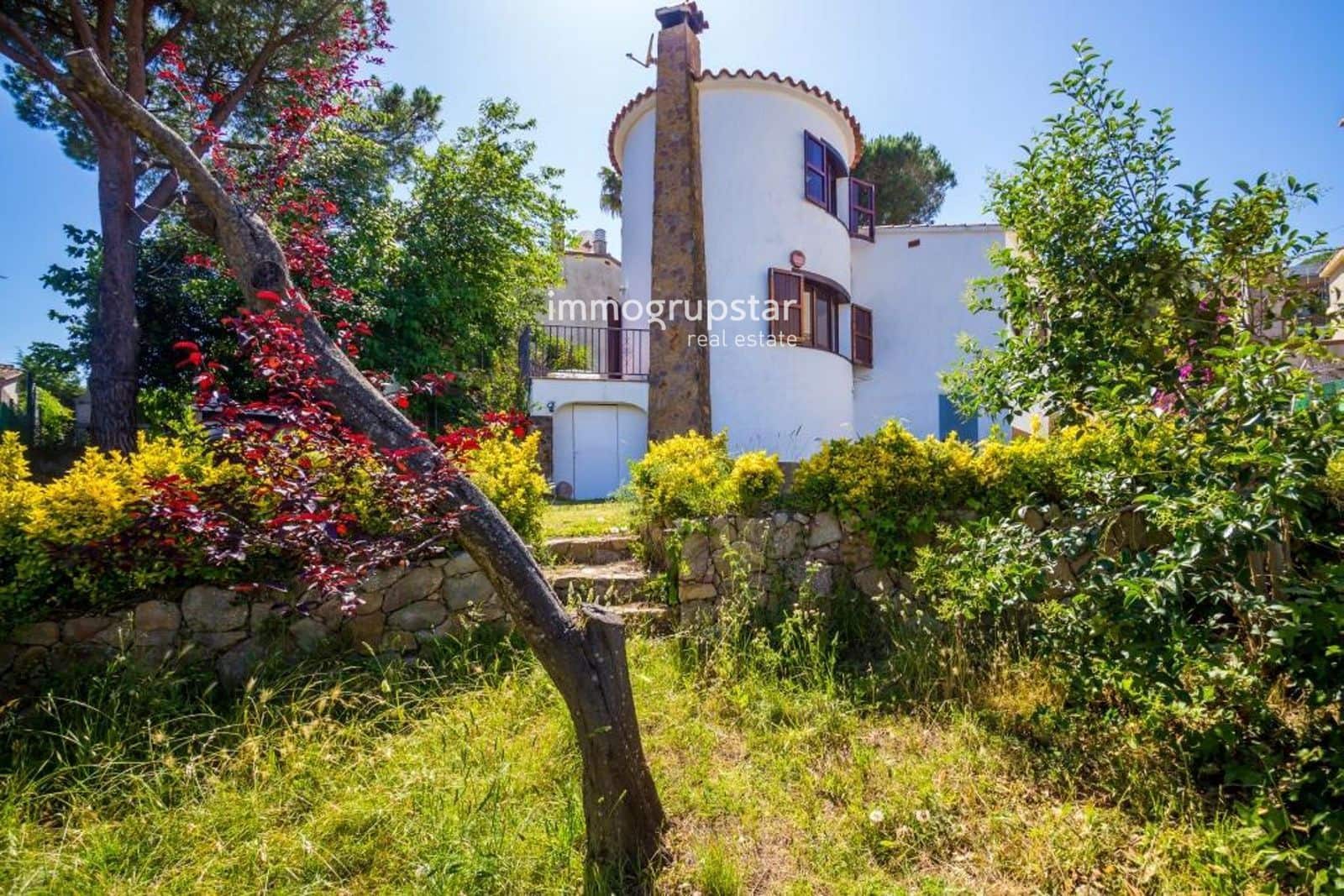 3 bedroom Villa for sale in Sant Antoni de Calonge - € 425,000 (Ref: 9865580)