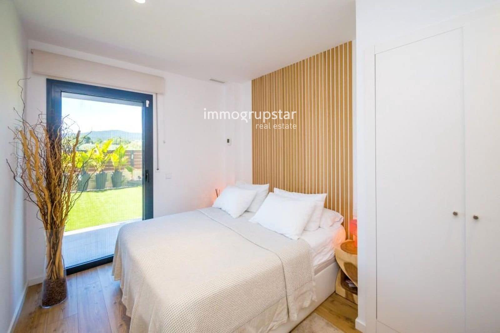2 bedroom Flat for sale in Sant Antoni de Calonge with pool garage - € 415,000 (Ref: 9872307)