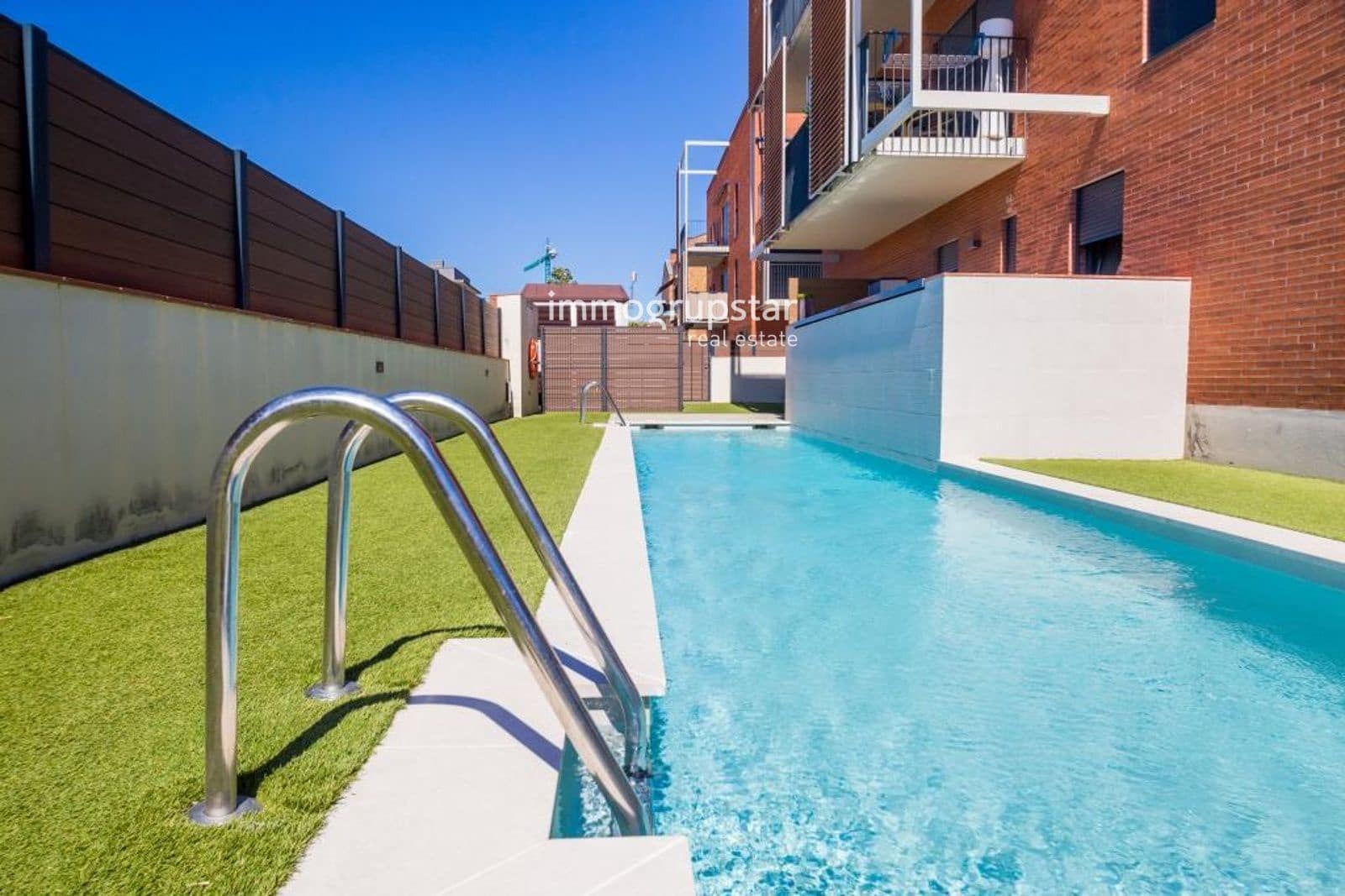 2 bedroom Flat for sale in Sant Antoni de Calonge with pool garage - € 415,000 (Ref: 9872307)