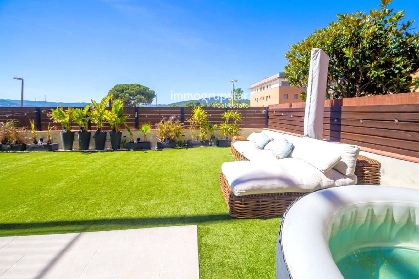 2 bedroom Flat for sale in Sant Antoni de Calonge with pool garage - € 415,000 (Ref: 9872307)