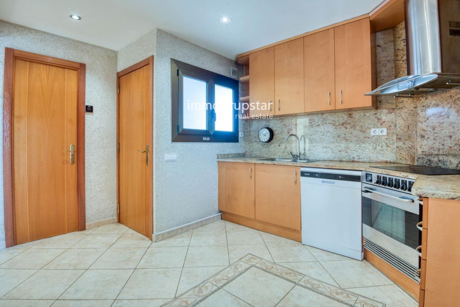 4 soveværelse Lejlighed til salg i Sant Feliu de Guixols med garage - € 360.000 (Ref: 9894969)