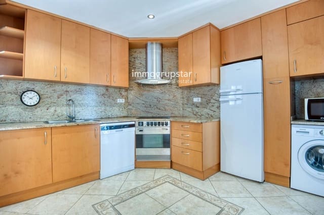 4 soveværelse Lejlighed til salg i Sant Feliu de Guíxols med garage - € 360.000 (Ref: 9894969)