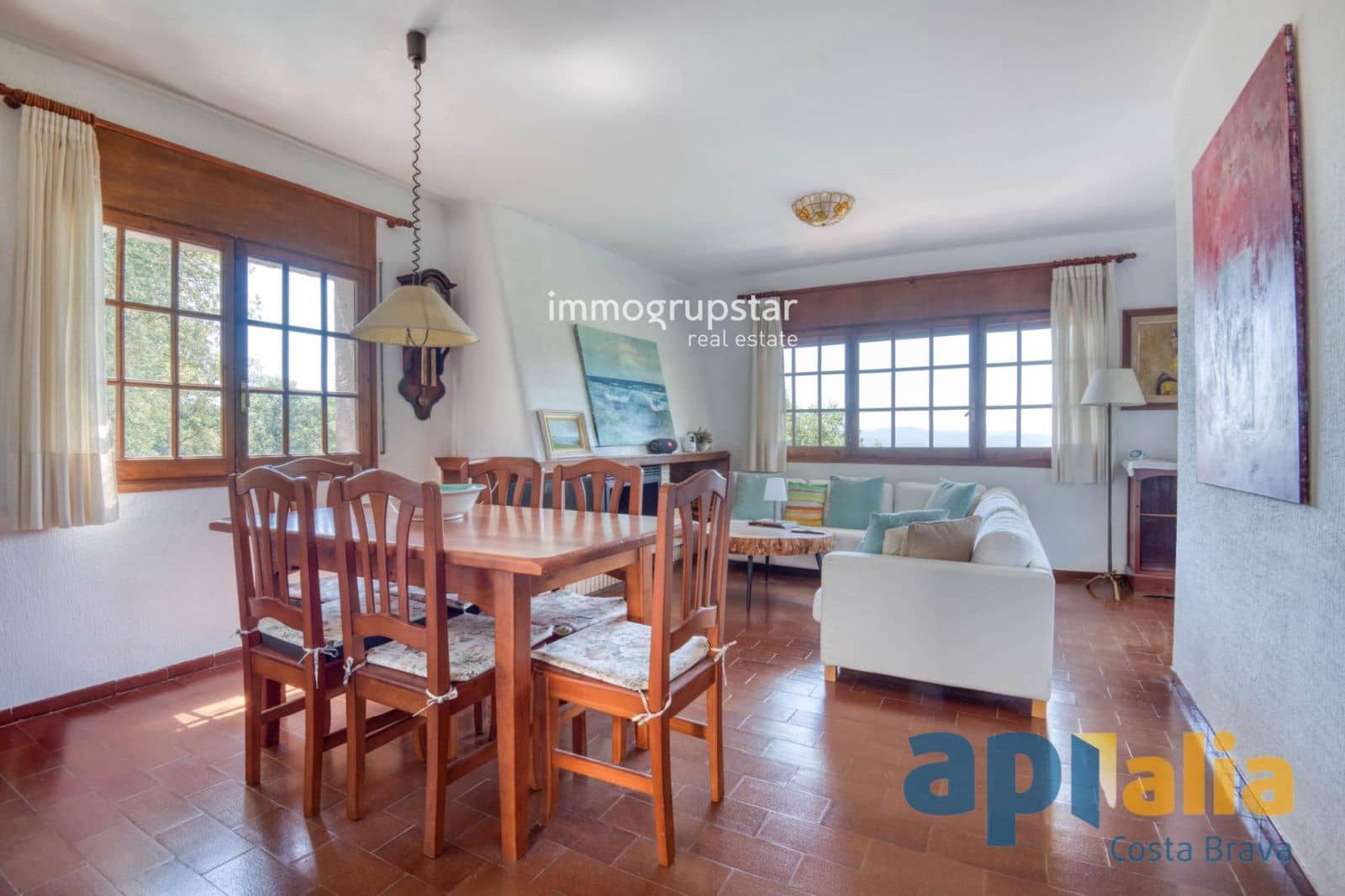 3 soveværelse Villa til salg i Santa Cristina d'Aro med swimmingpool garage - € 360.000 (Ref: 9911999)