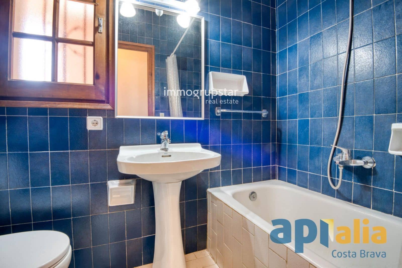 3 soveværelse Villa til salg i Santa Cristina d'Aro med swimmingpool garage - € 360.000 (Ref: 9911999)