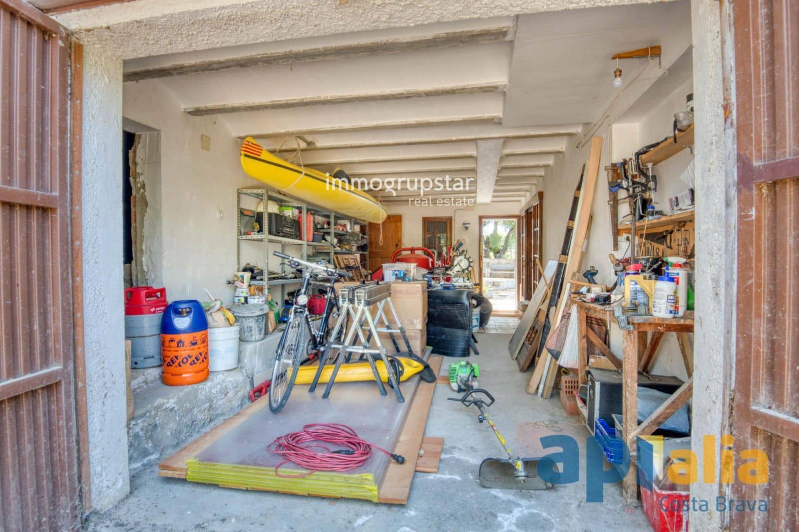 3 soveværelse Villa til salg i Santa Cristina d'Aro med swimmingpool garage - € 360.000 (Ref: 9911999)