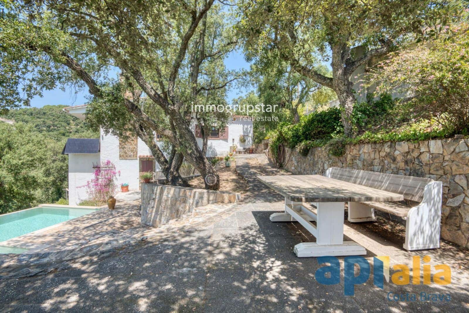 3 soveværelse Villa til salg i Santa Cristina d'Aro med swimmingpool garage - € 360.000 (Ref: 9911999)