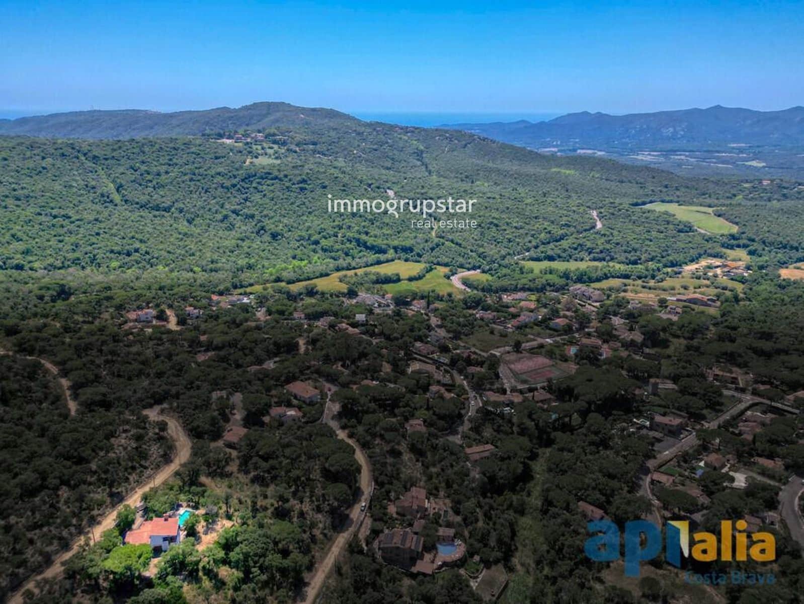 3 soveværelse Villa til salg i Santa Cristina d'Aro med swimmingpool garage - € 360.000 (Ref: 9911999)