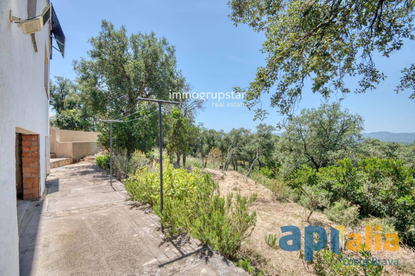 3 soveværelse Villa til salg i Santa Cristina d'Aro med swimmingpool garage - € 360.000 (Ref: 9911999)