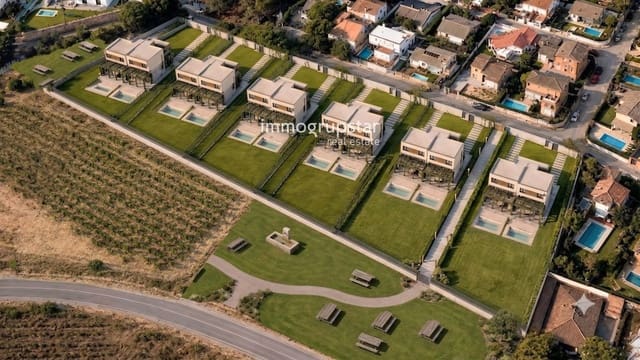 3 soveværelse Byhus til salg i Calonge i Sant Antoni med swimmingpool garage - € 598.000 (Ref: 9939144)