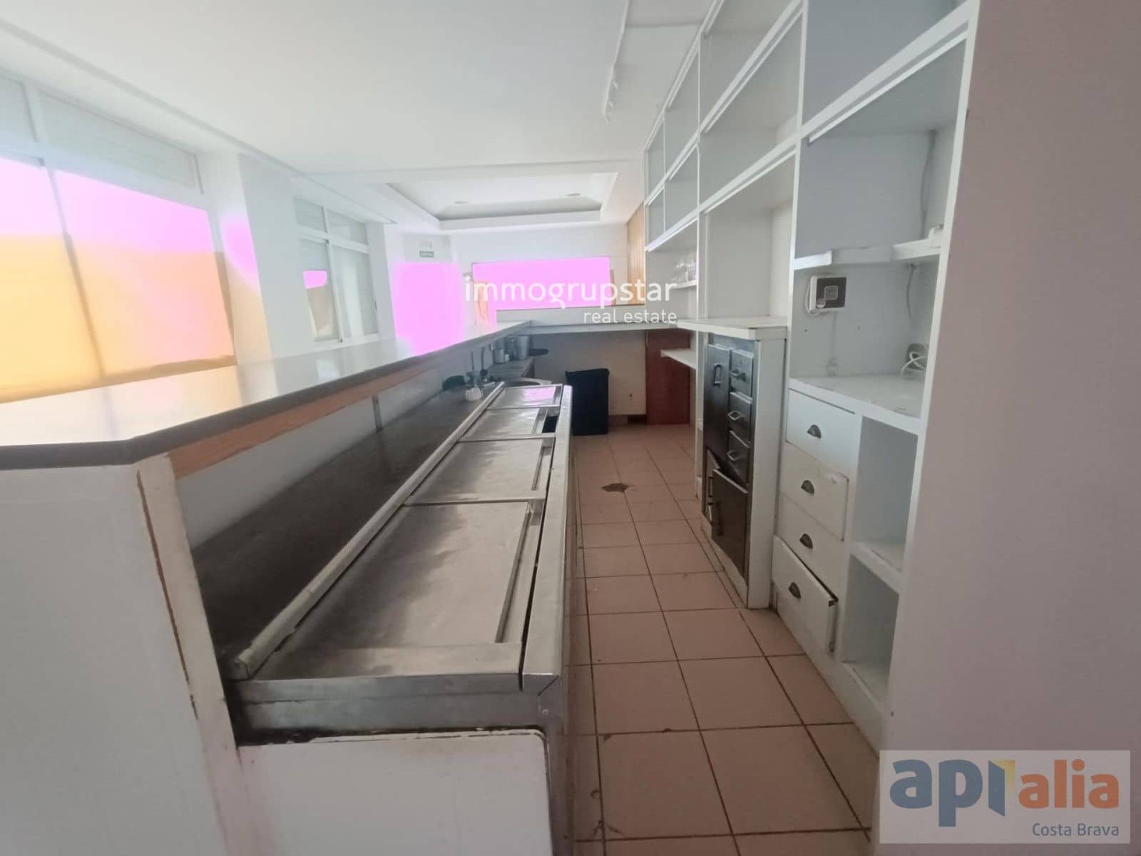 Commercial for sale in Palafrugell - € 2,300,000 (Ref: 9940744)