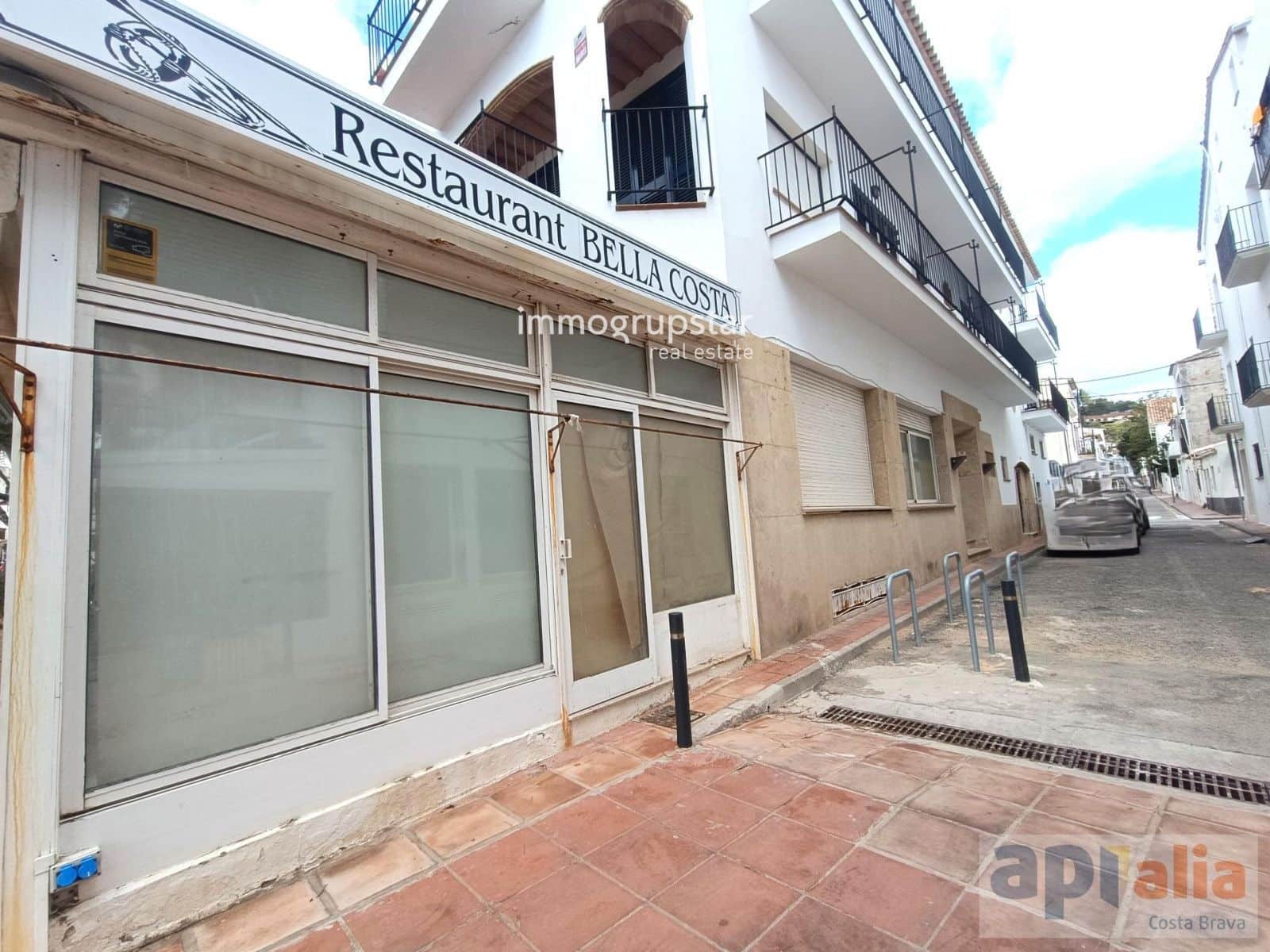 Commercial for sale in Palafrugell - € 2,300,000 (Ref: 9940744)