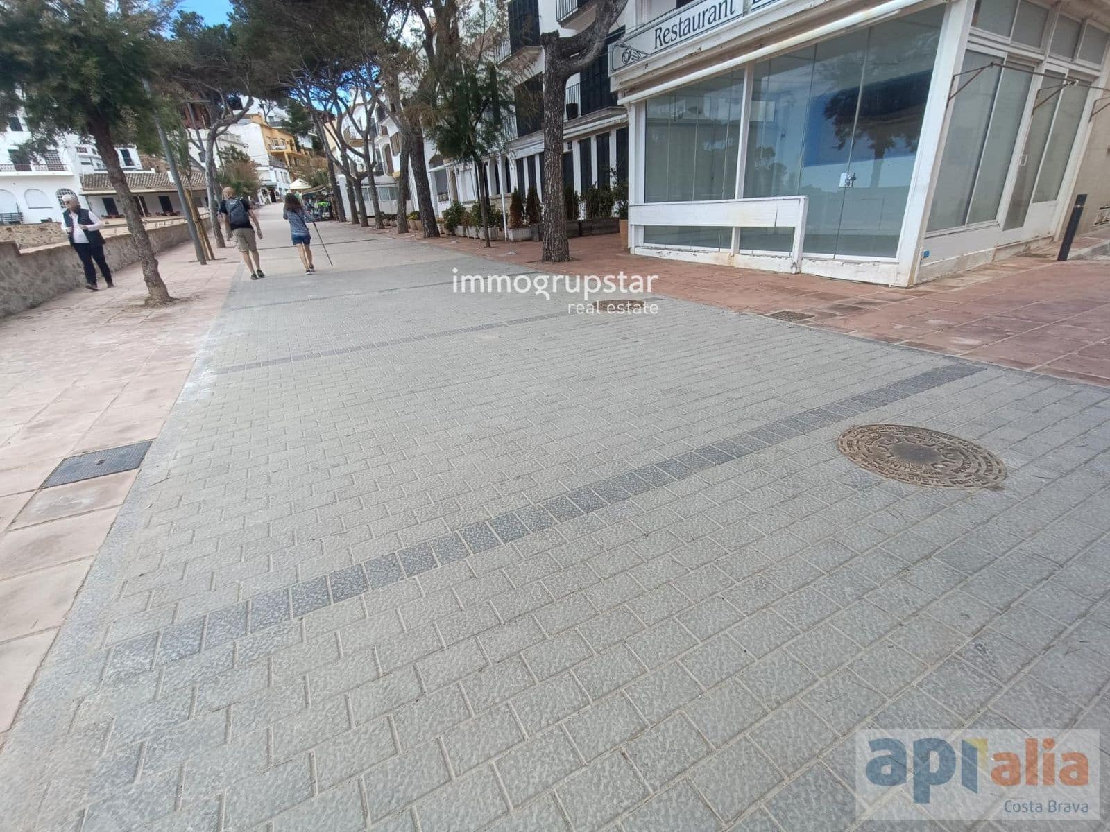 Commercial for sale in Palafrugell - € 2,300,000 (Ref: 9940744)