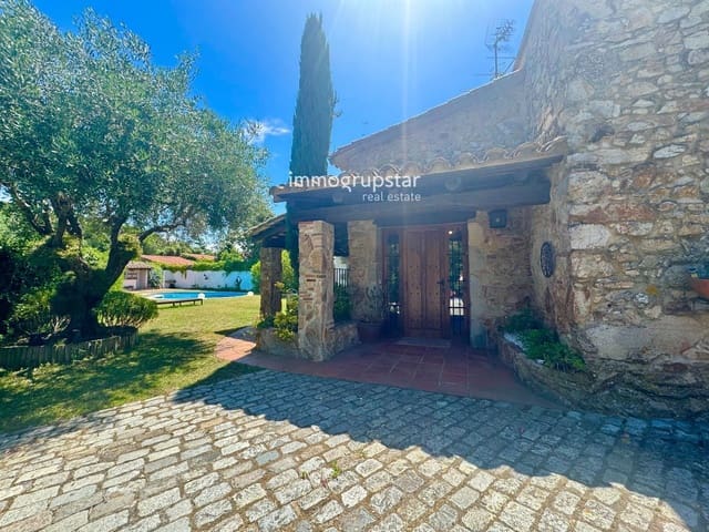 3 soveværelse Villa til salg i Platja d'Aro, Castell-Platja d'Aro med swimmingpool - € 996.000 (Ref: 9961232)