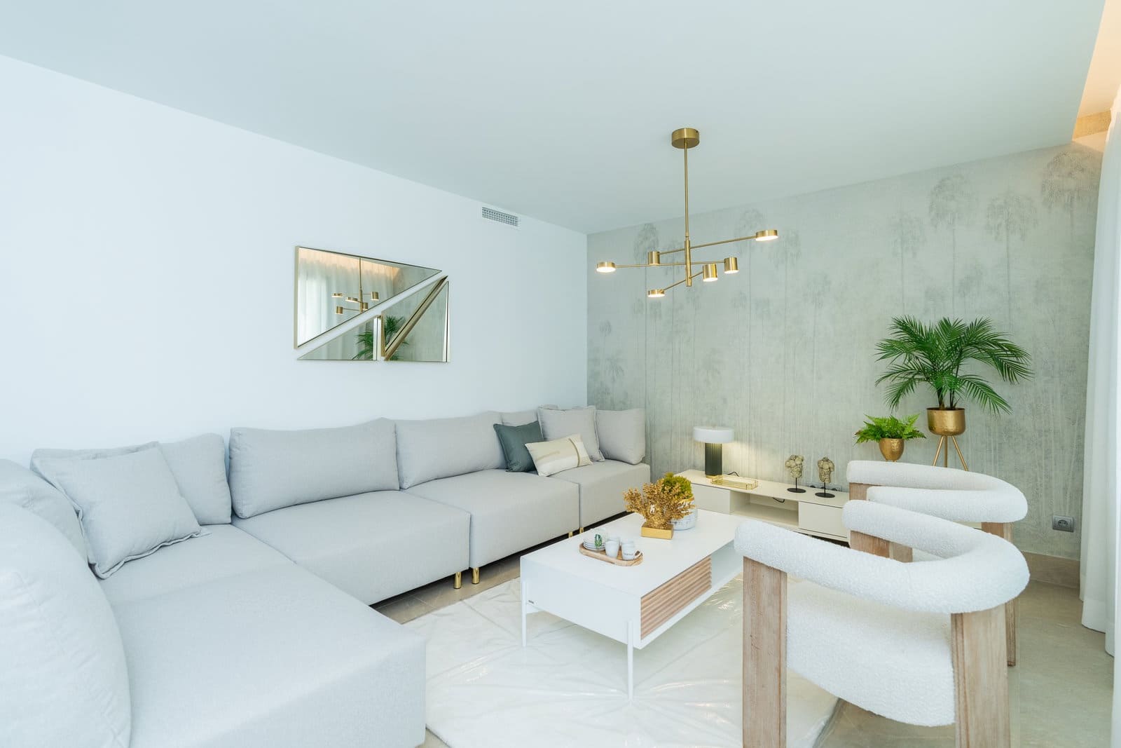 Apartamento de 2 habitaciones en Mijas en venta con piscina garaje - 450.000 € (Ref: 8627623)