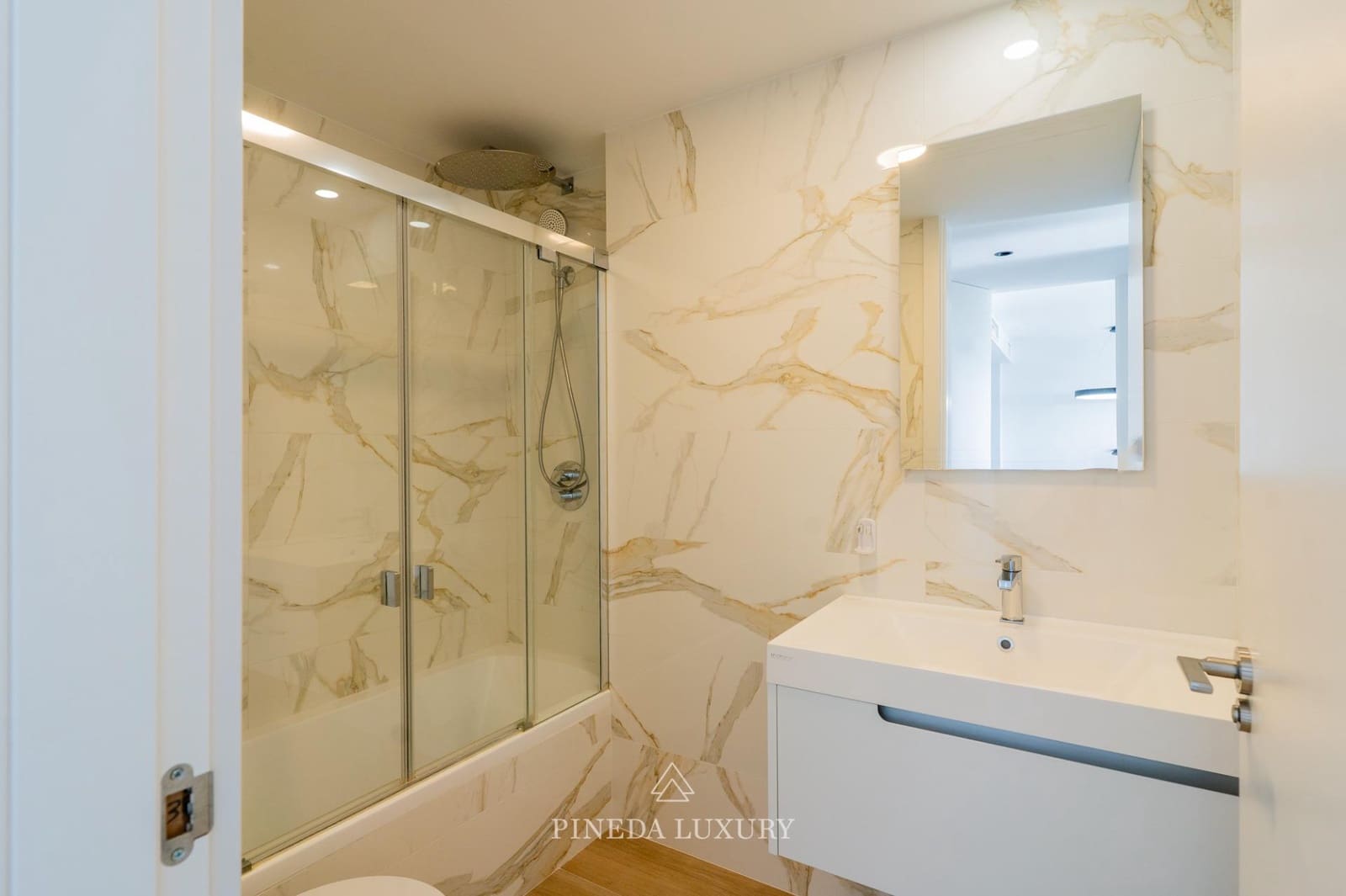 2 camera da letto Appartamento da affittare in Pucol con piscina garage - 2.750 € (Rif: 10155310)