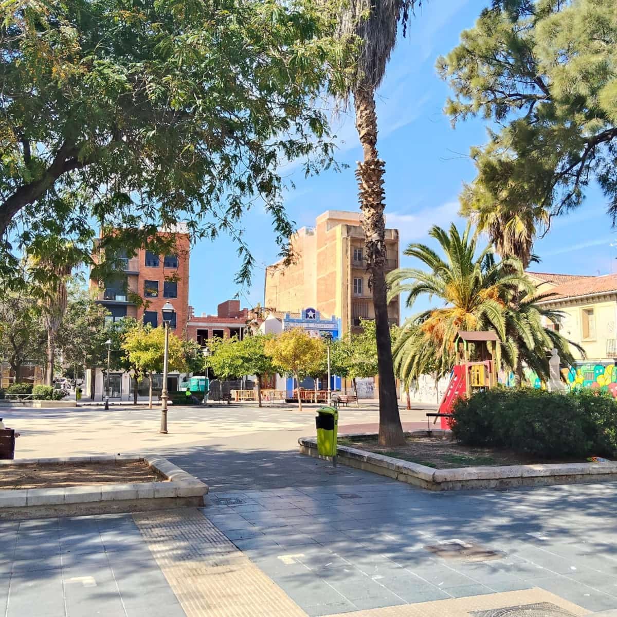 Erhverv til salg i Valencia by - € 400.000 (Ref: 10180655)