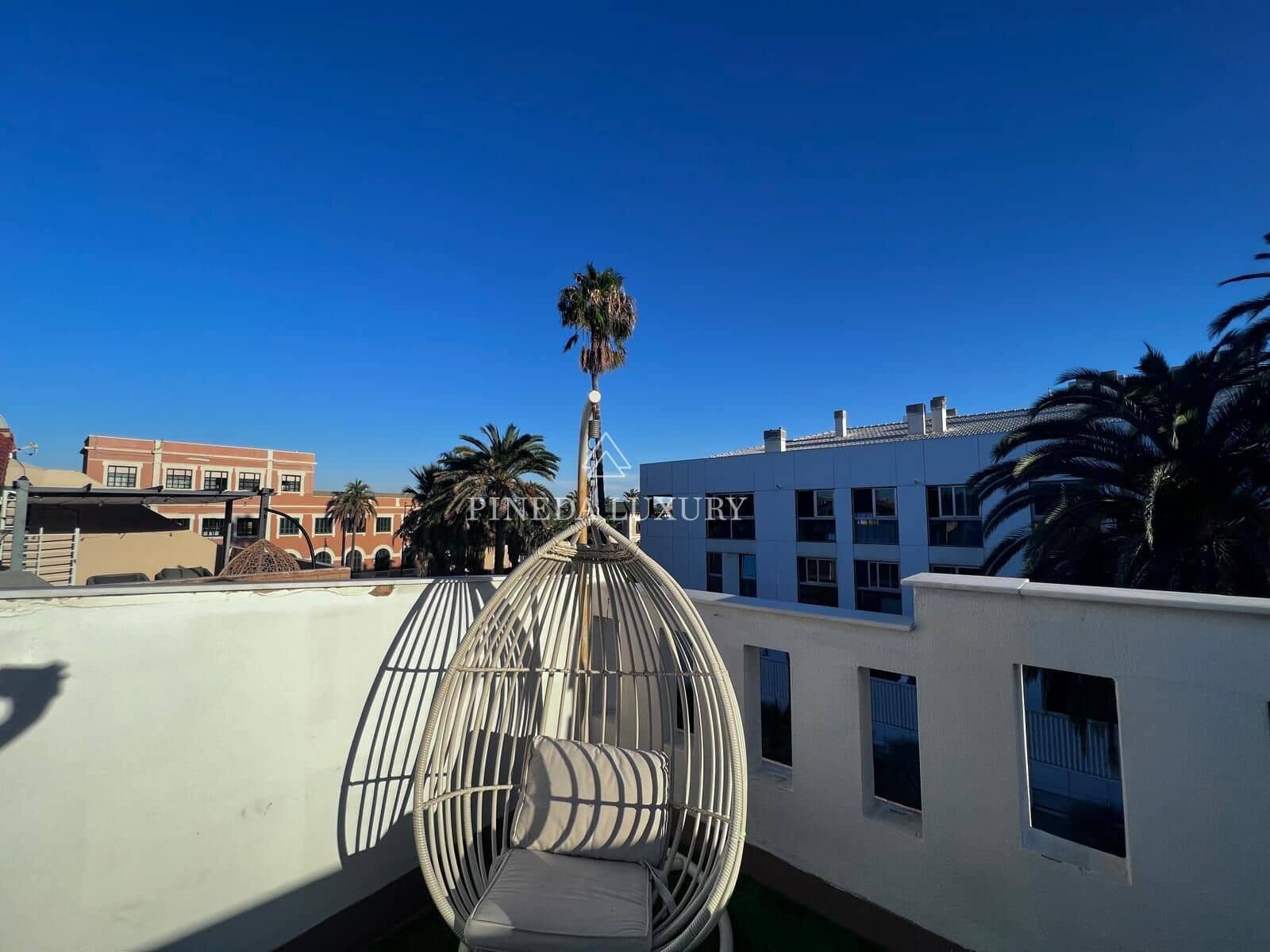 6 sovrum Radhus till salu i Valencia stad med pool - 990 000 € (Ref: 9400946)