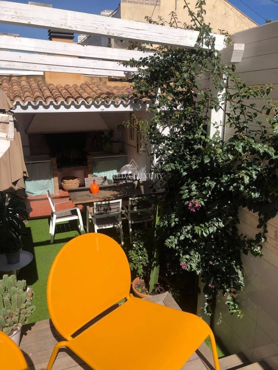 6 soveværelse Rækkehus til salg i Valencia by med swimmingpool - € 990.000 (Ref: 9400946)