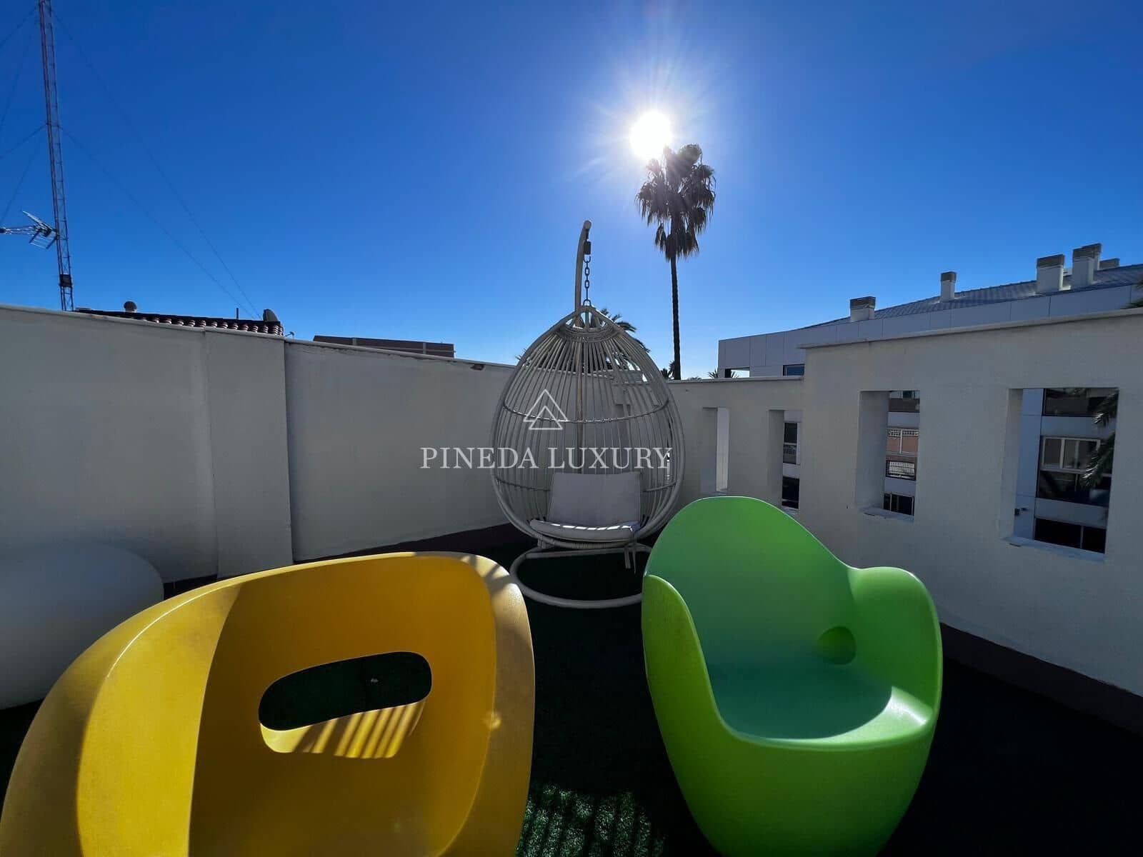 6 soveværelse Rækkehus til salg i Valencia by med swimmingpool - € 990.000 (Ref: 9400946)