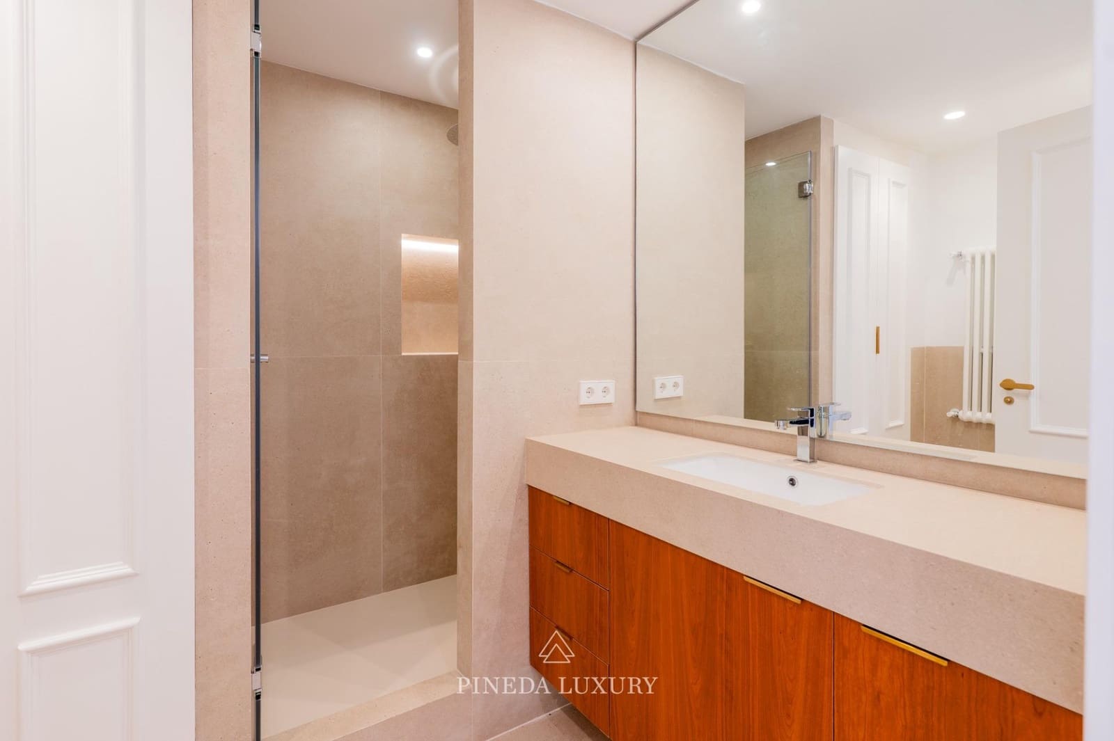 3 slaapkamer Flat te koop in Valencia stad - € 750.000 (Ref: 9400950)