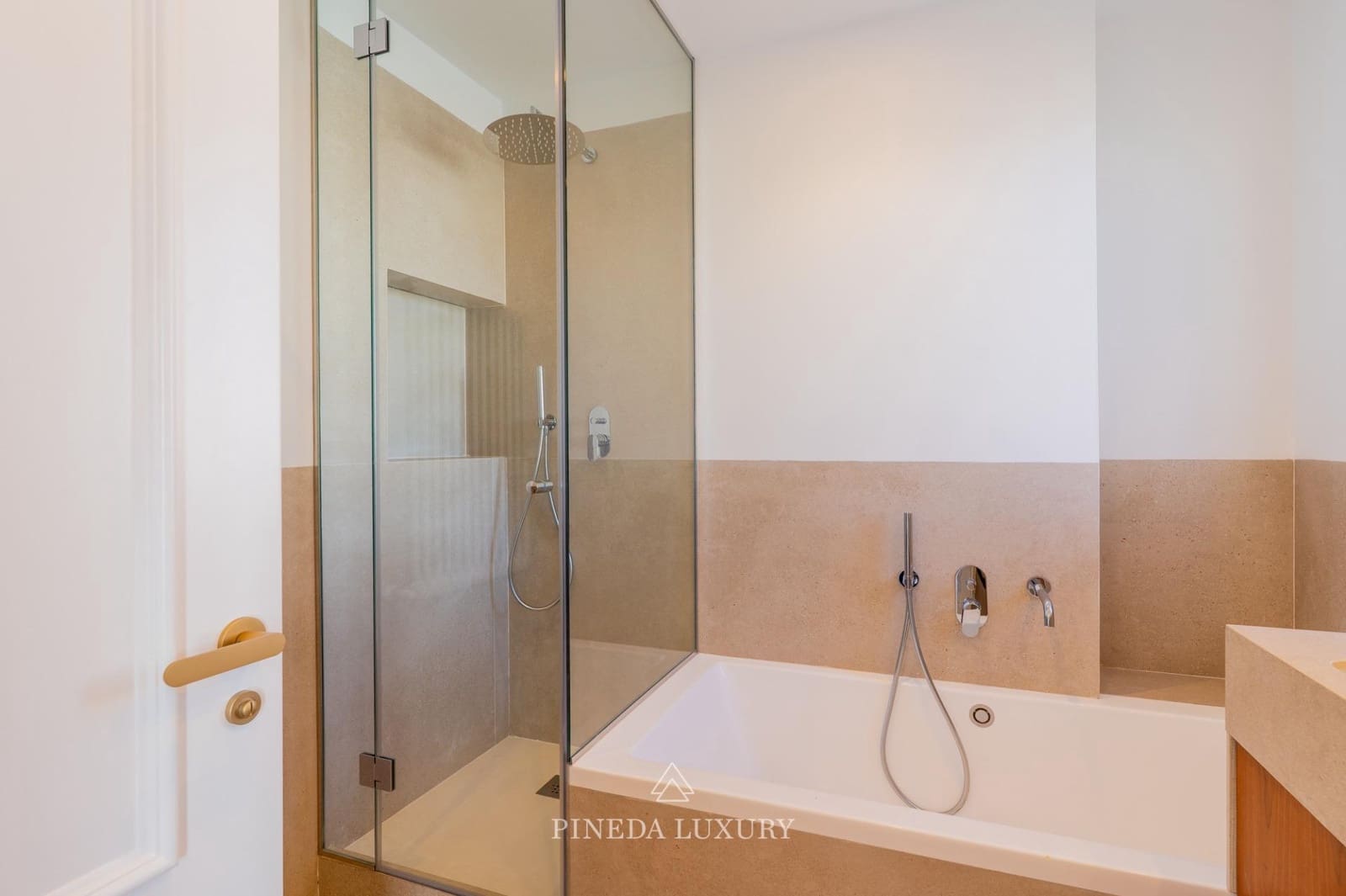 3 slaapkamer Flat te koop in Valencia stad - € 750.000 (Ref: 9400950)