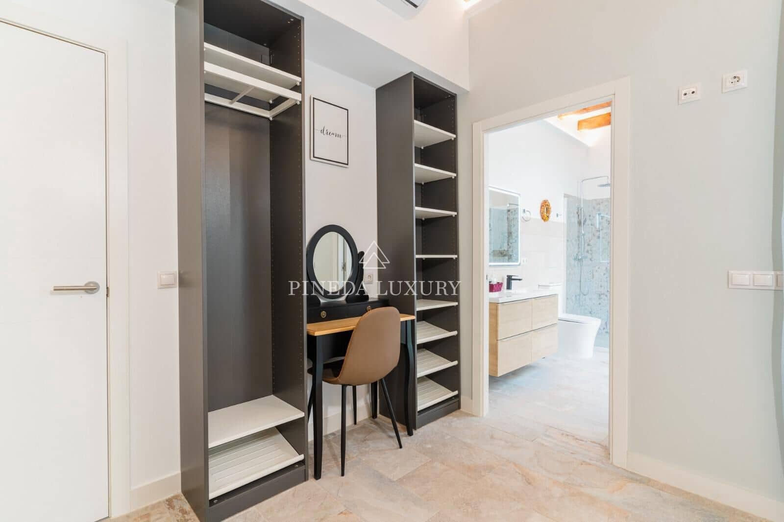 3 sypialnia Mieszkanie na sprzedaż w Miasto Walencja z basenem - 880 000 € (Ref: 9400951)