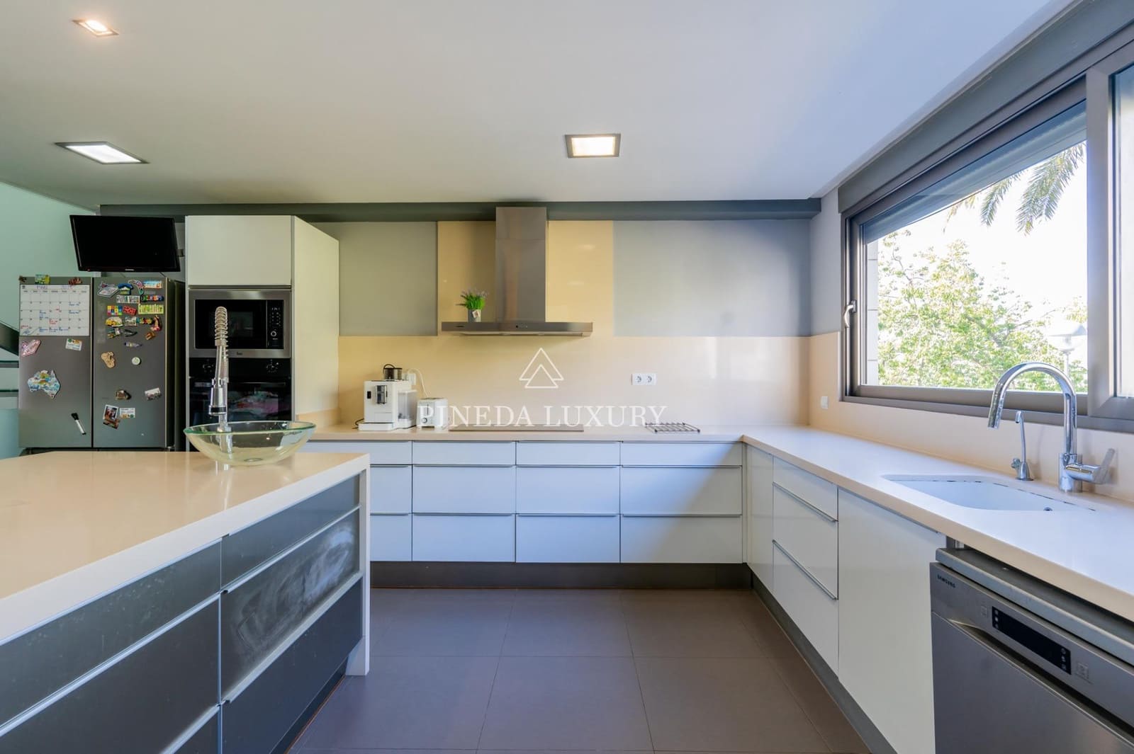 3 soverom Rekkehus til salgs i Puig med svømmebasseng garasje - € 590 000 (Ref: 9400954)