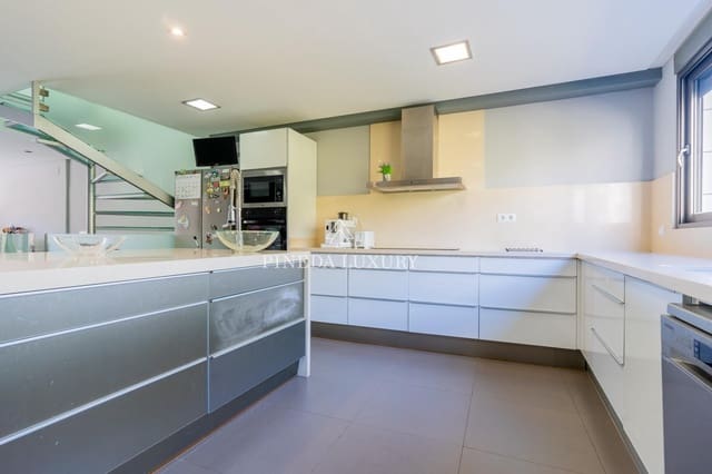 3 makuuhuone Rivitalo myytävänä paikassa Puig mukana uima-altaan 
autotalli - 590 000 € (Ref: 9400954)