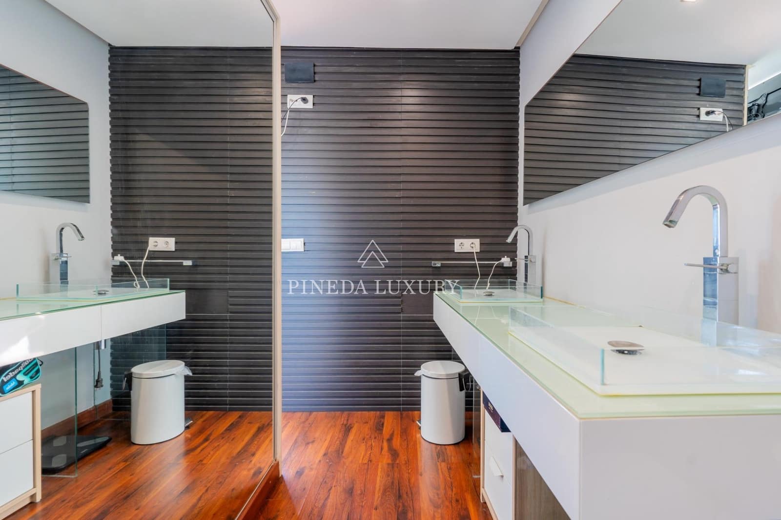 3 soverom Rekkehus til salgs i Puig med svømmebasseng garasje - € 590 000 (Ref: 9400954)