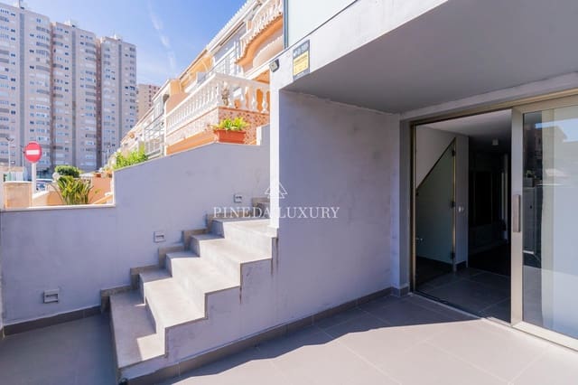 3 makuuhuone Rivitalo myytävänä paikassa Puig mukana uima-altaan 
autotalli - 590 000 € (Ref: 9400954)