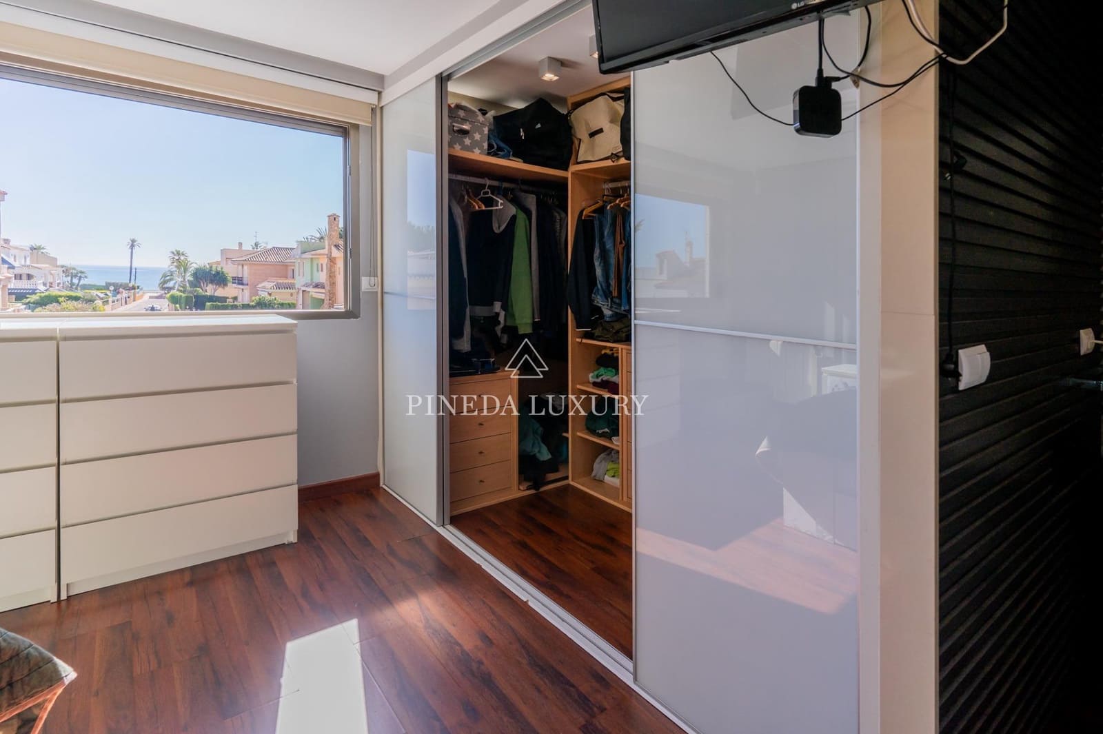 3 soverom Rekkehus til salgs i Puig med svømmebasseng garasje - € 590 000 (Ref: 9400954)