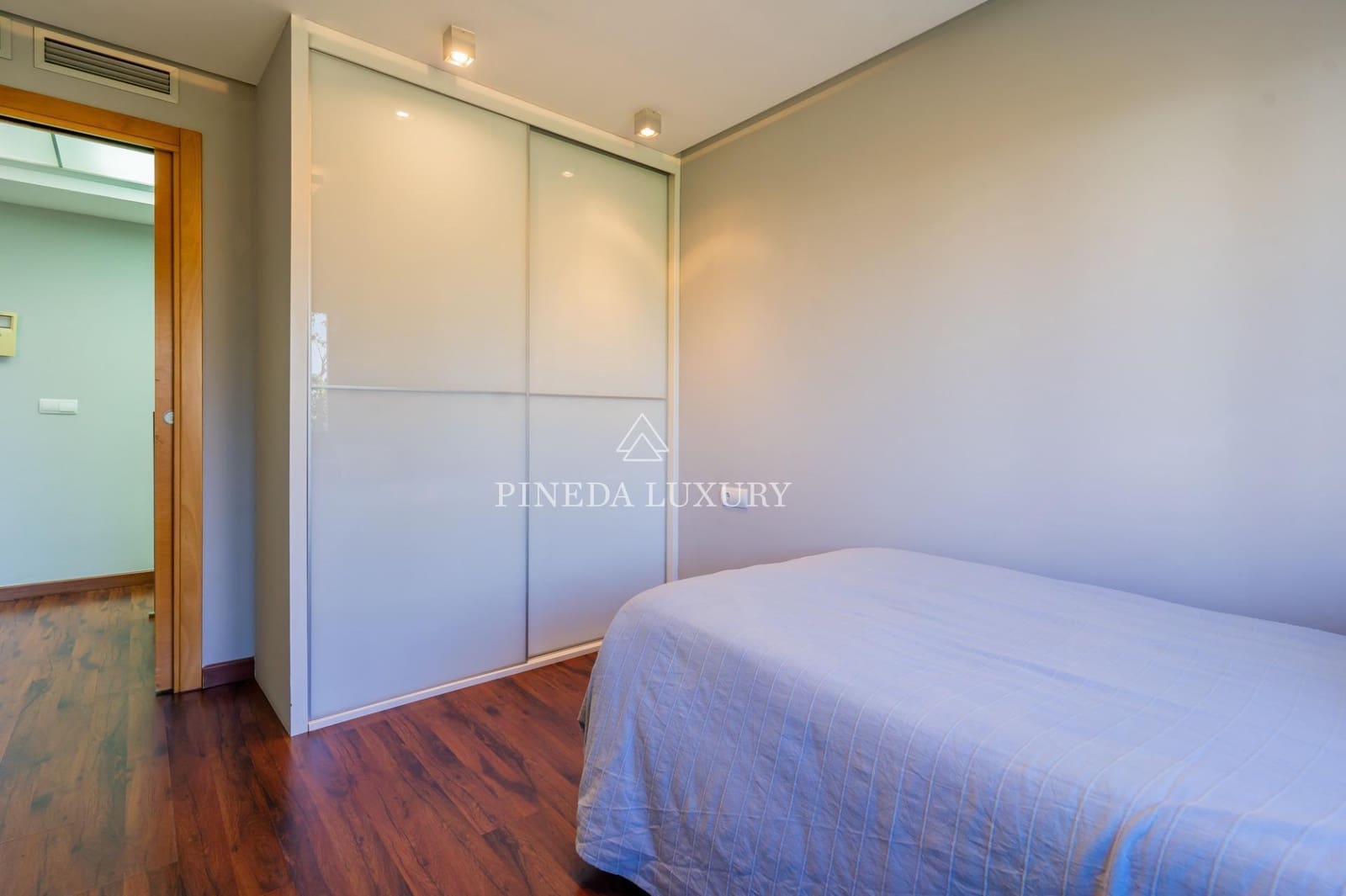 3 soverom Rekkehus til salgs i Puig med svømmebasseng garasje - € 590 000 (Ref: 9400954)