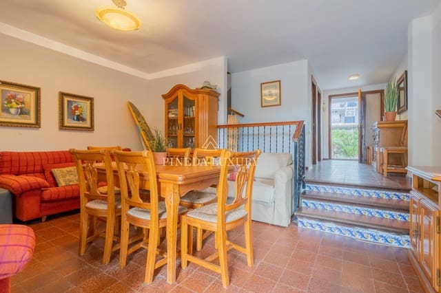 Adosado de 4 habitaciones en Puig en venta - 720.000 € (Ref: 9400955)