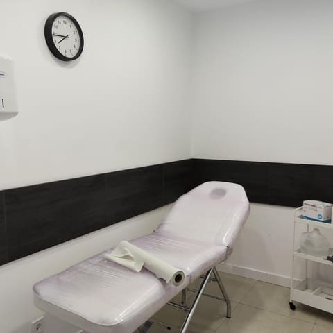 Local Commercial à louer à Sant Francesc, Valence ville - 5 500 € (Ref: 9400959)