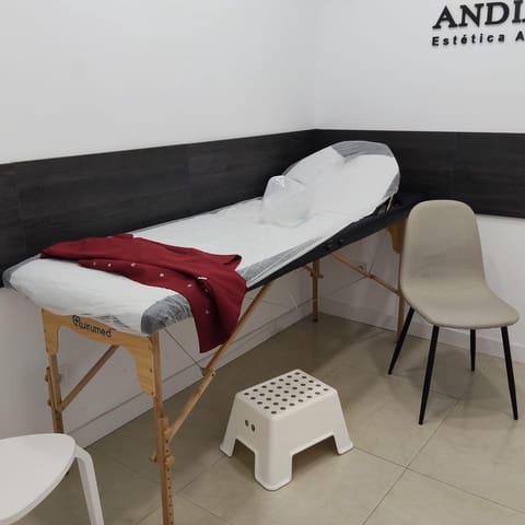 Local Commercial à louer à Sant Francesc, Valence ville - 5 500 € (Ref: 9400959)