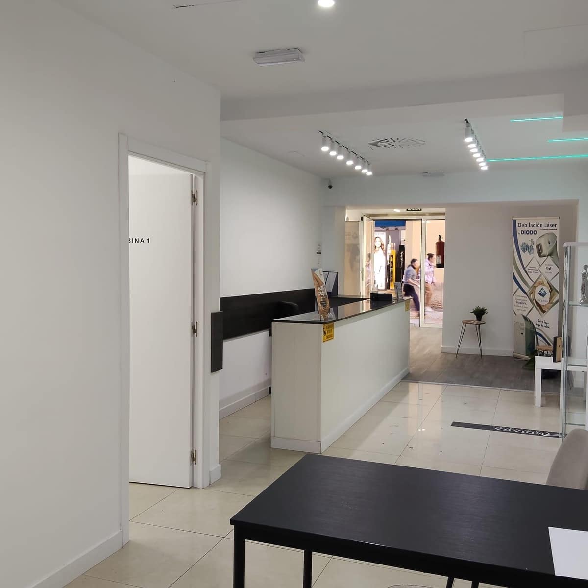 Erhverv til leje i Valencia by - € 5.500 (Ref: 9400959)