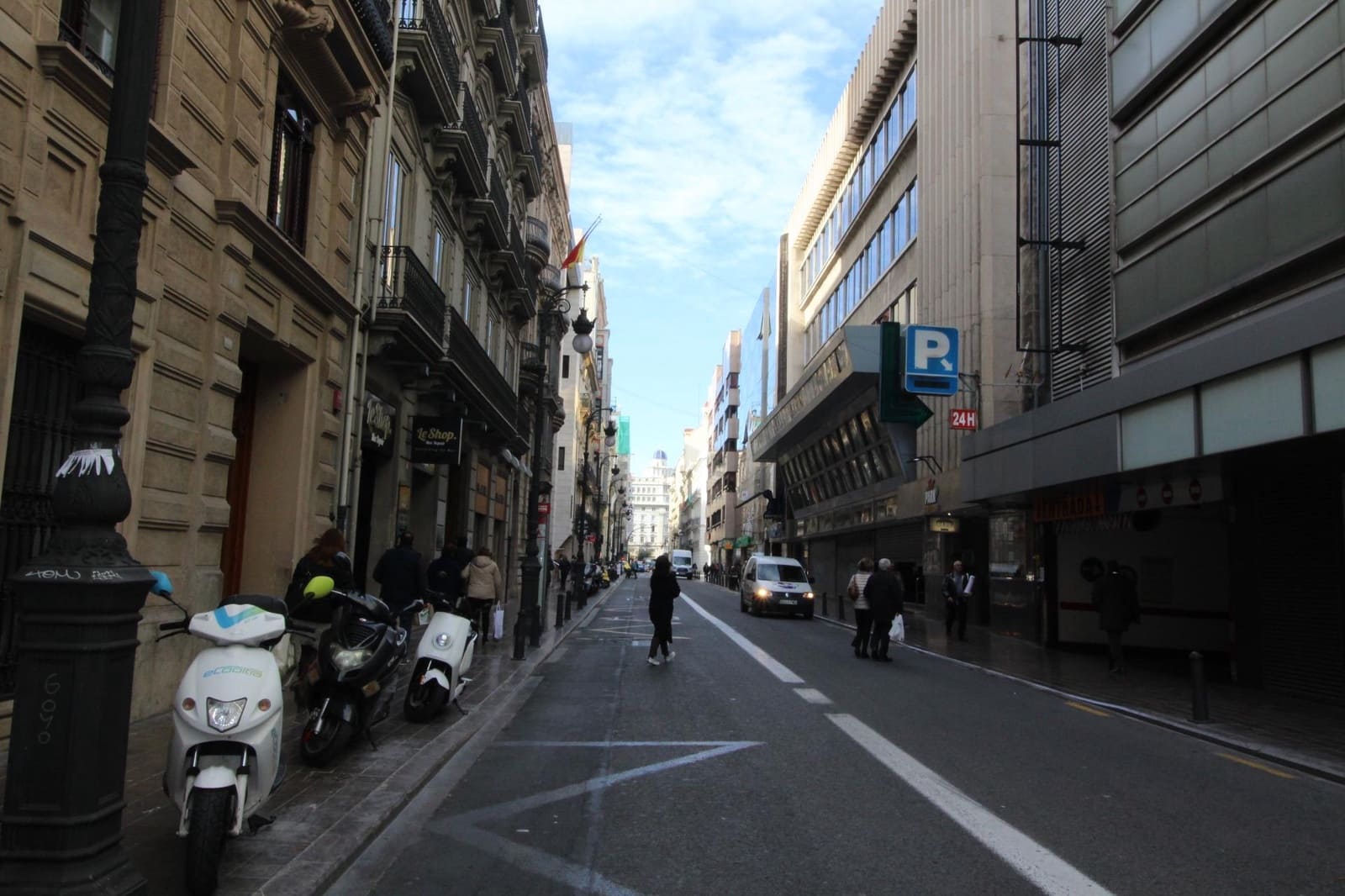 Erhverv til leje i Valencia by - € 5.500 (Ref: 9400959)