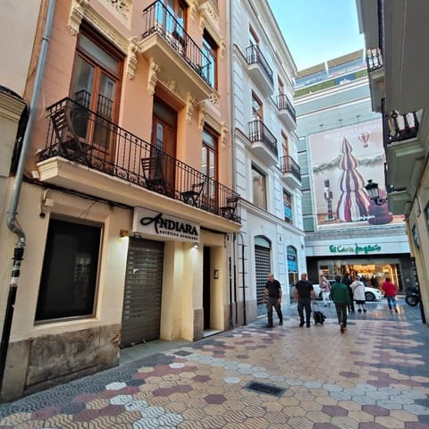 Erhverv til leje i Sant Francesc, Valencia by - € 5.500 (Ref: 9400959)