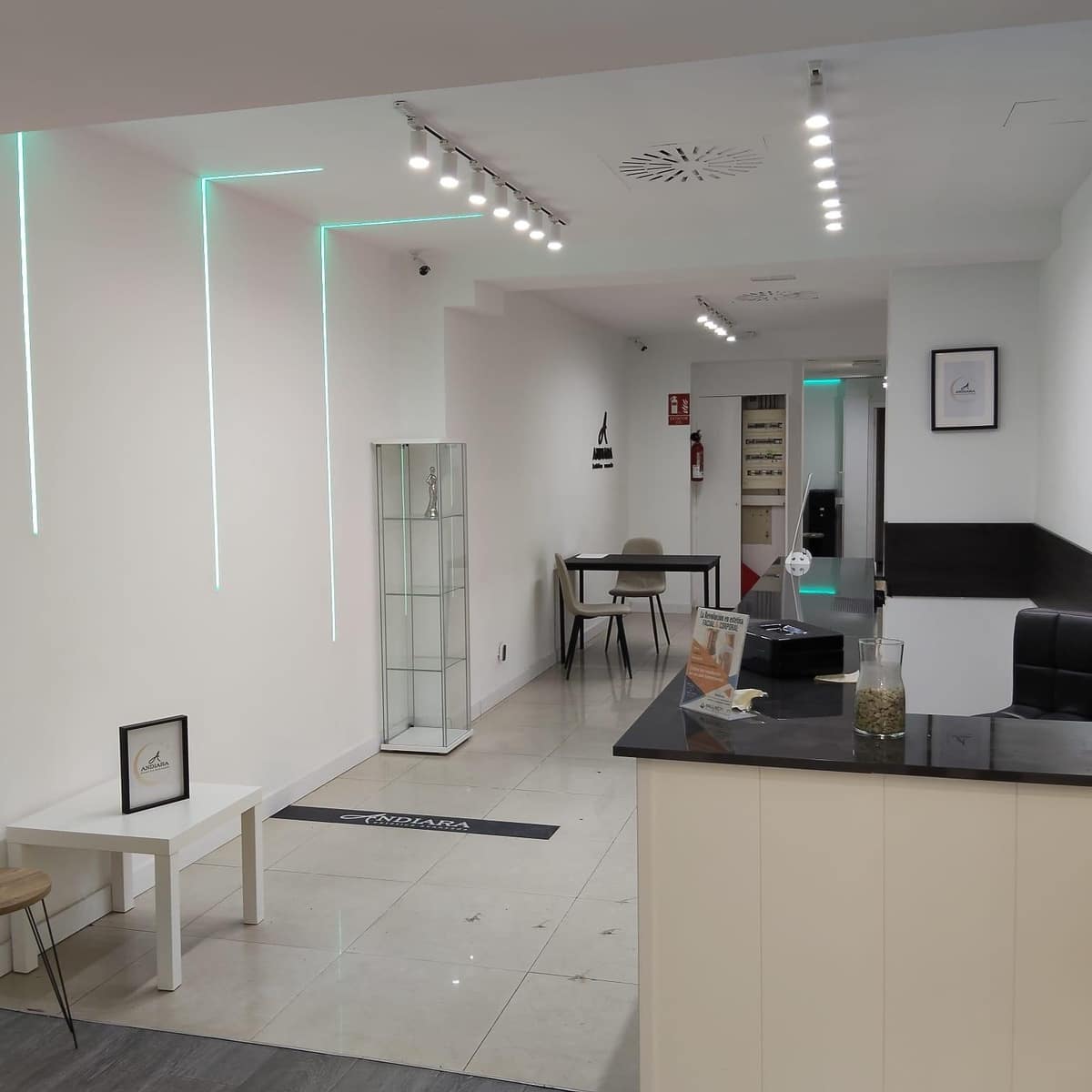 Local Commercial à louer à Valence ville - 5 500 € (Ref: 9400959)