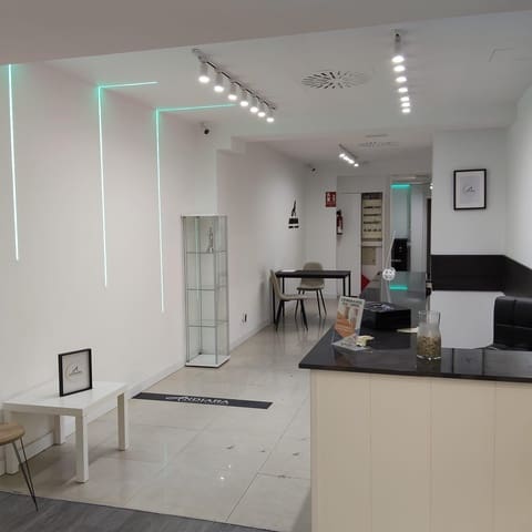 Erhverv til leje i Sant Francesc, Valencia by - € 5.500 (Ref: 9400959)