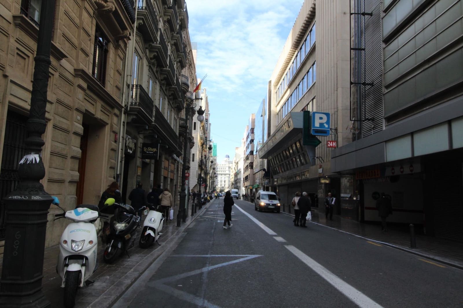 Local Commercial à louer à Valence ville - 5 500 € (Ref: 9400959)