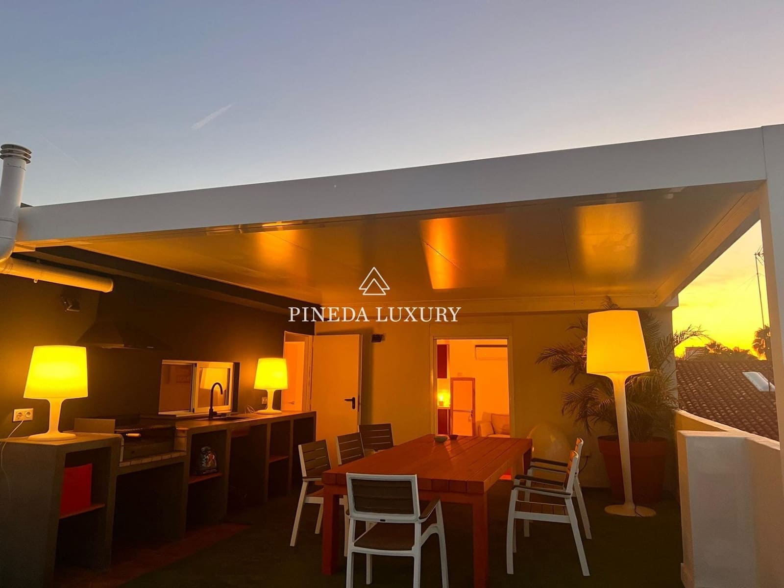 6 soverom Villa til salgs i Valencia by - € 1 440 000 (Ref: 9400962)