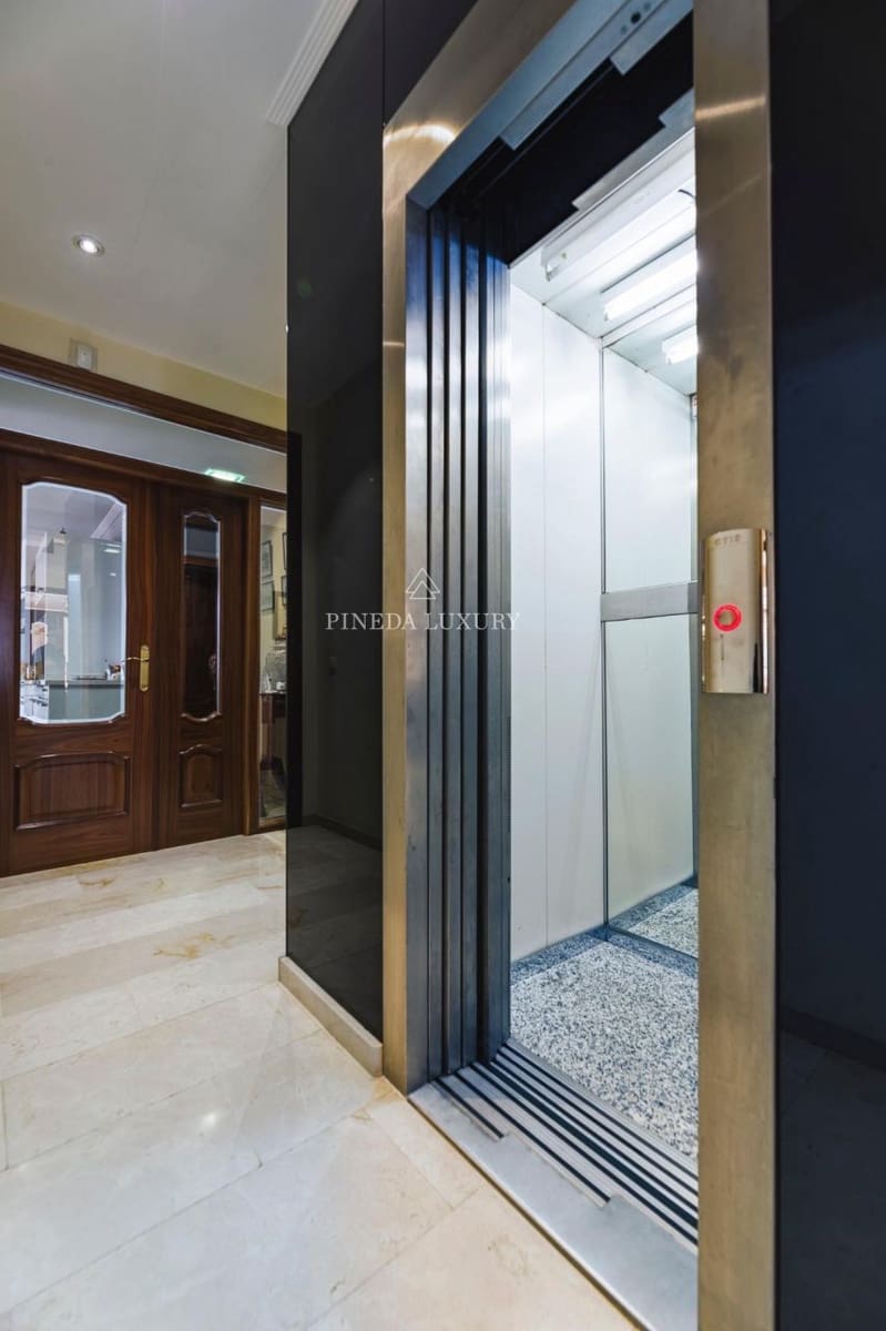 7 makuuhuone Huvila myytävänä paikassa Puig mukana uima-altaan 
autotalli - 1 200 000 € (Ref: 9400963)