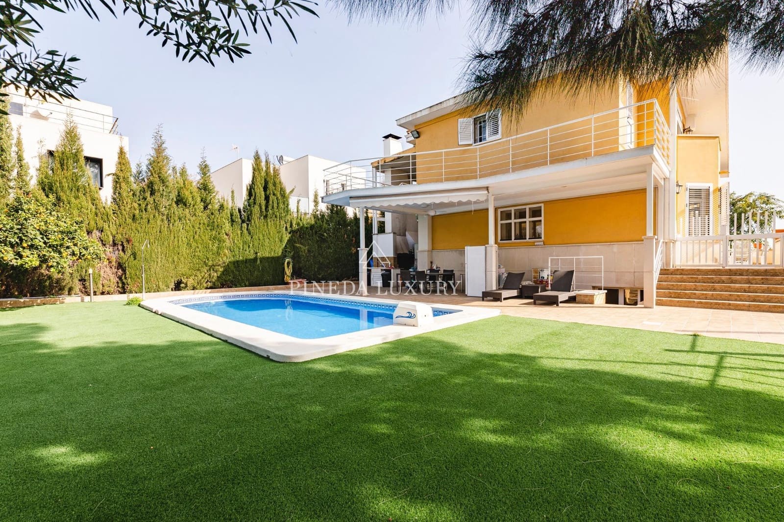 7 makuuhuone Huvila myytävänä paikassa Puig mukana uima-altaan 
autotalli - 1 200 000 € (Ref: 9400963)