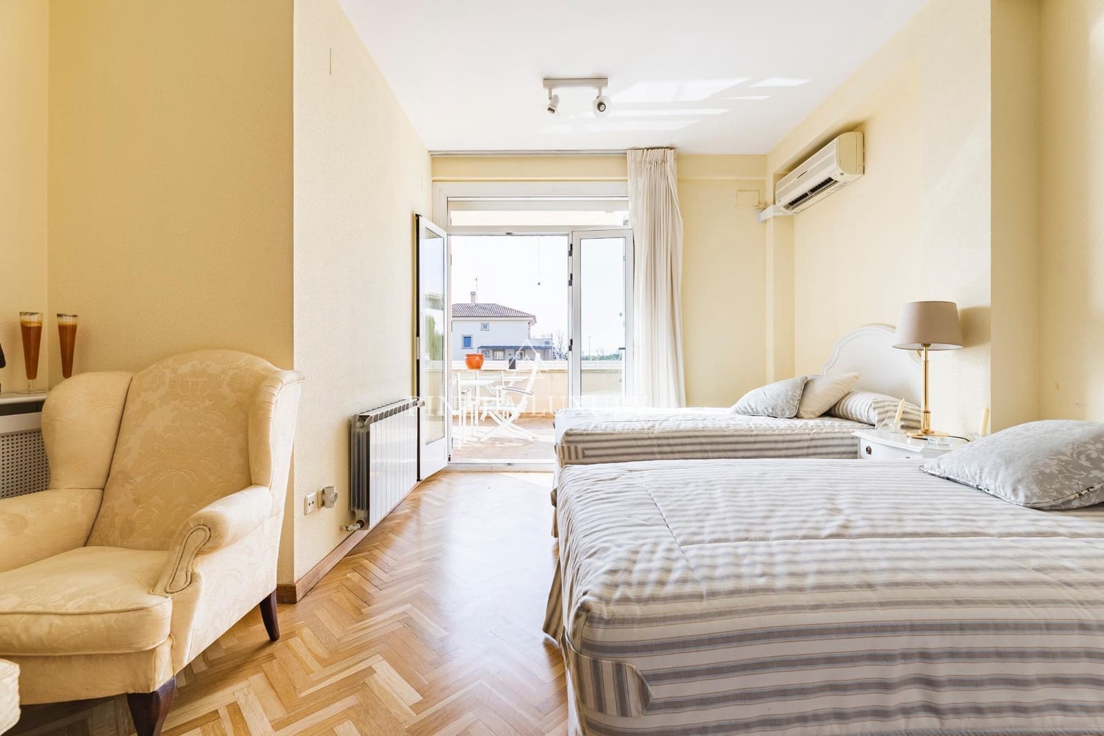 7 makuuhuone Huvila myytävänä paikassa Puig mukana uima-altaan 
autotalli - 1 200 000 € (Ref: 9400963)